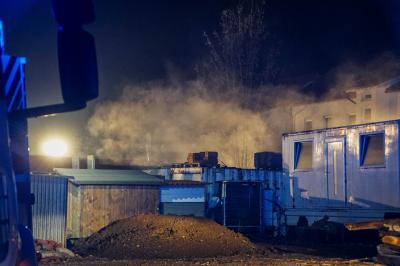 Trossingen: Brand Einer Holzgarage einer Gartenbau Firma 